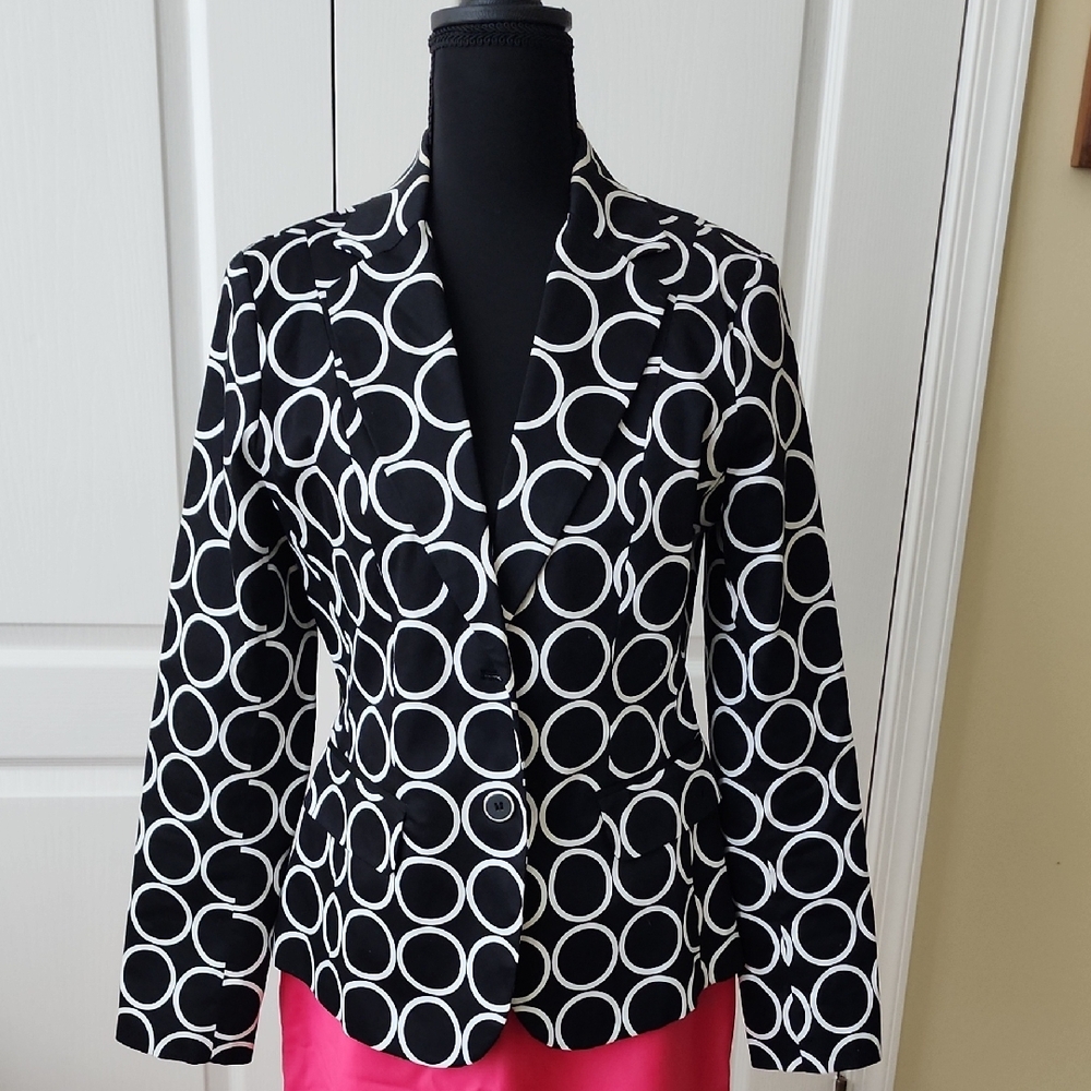 New York & Company Black and White Geometric Blazer